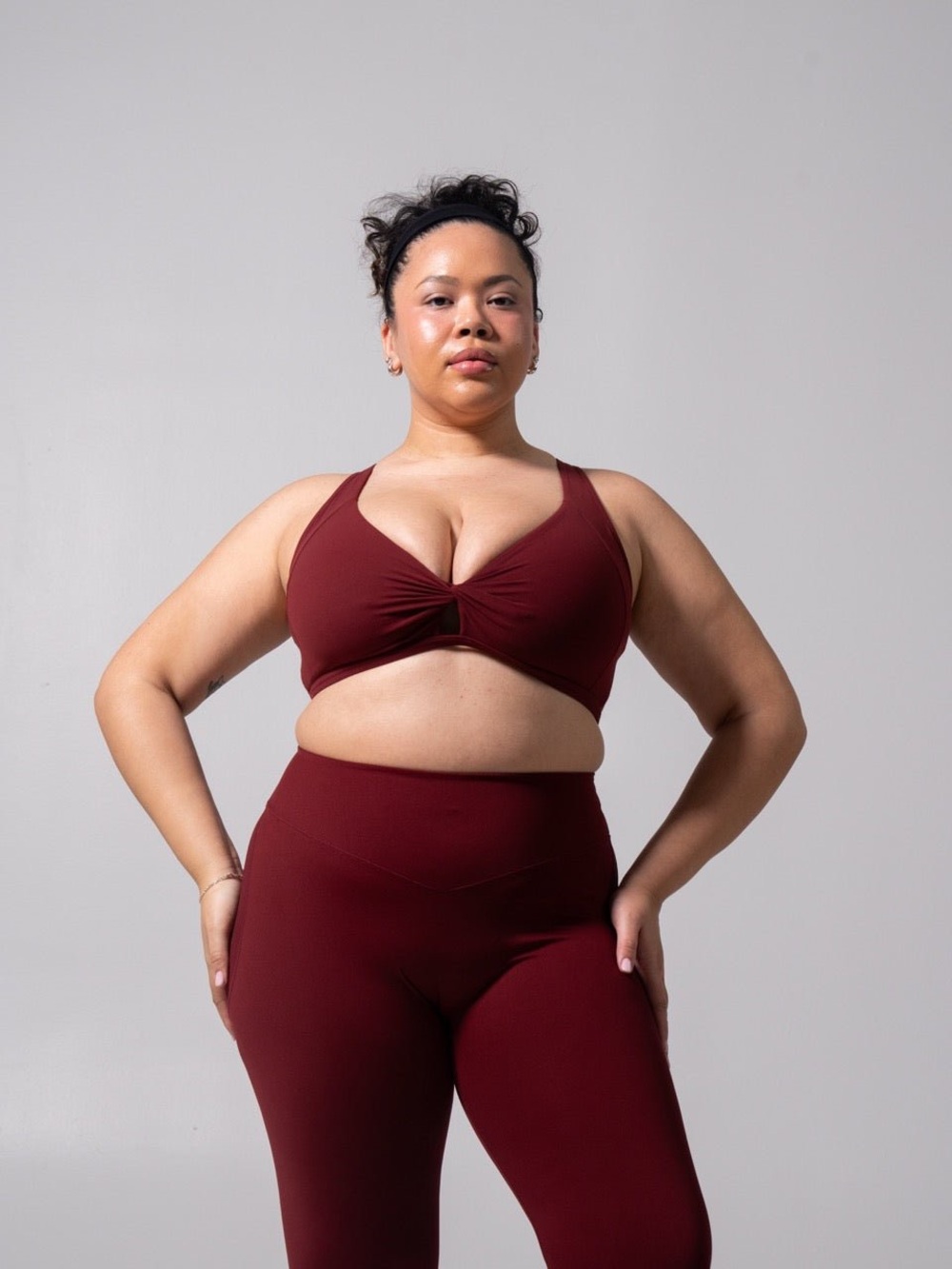 New Buffbunny Collection Twist Fit Sports Bra in Vineyard Size Medium
